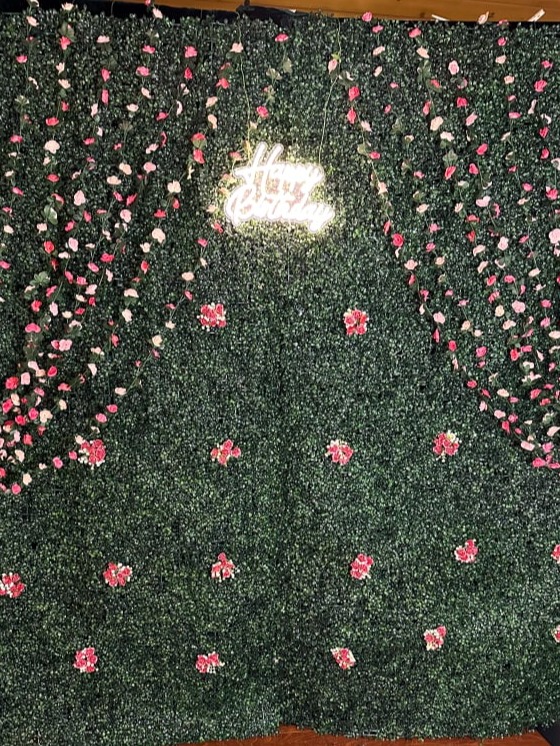 MJ's Greenery Wall for Weddings and Mirror Booth Rentals in Southern Tier NY